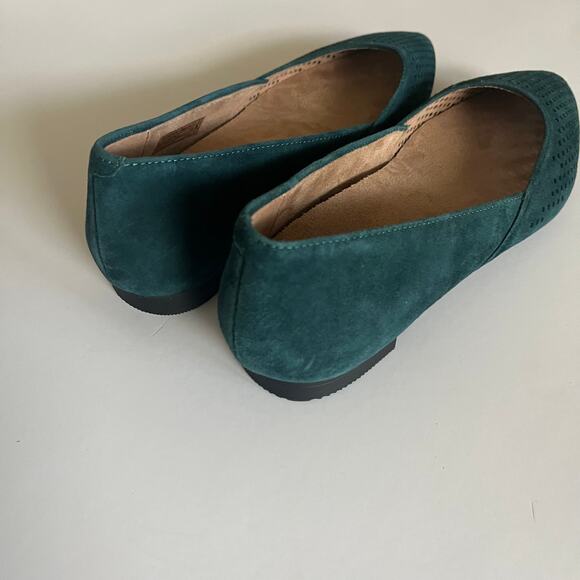 Vionic 'Posey' Women's 6 Flat Green Suede Orthotic Comfort Ballet Fall Slip On - Picture 6 of 7